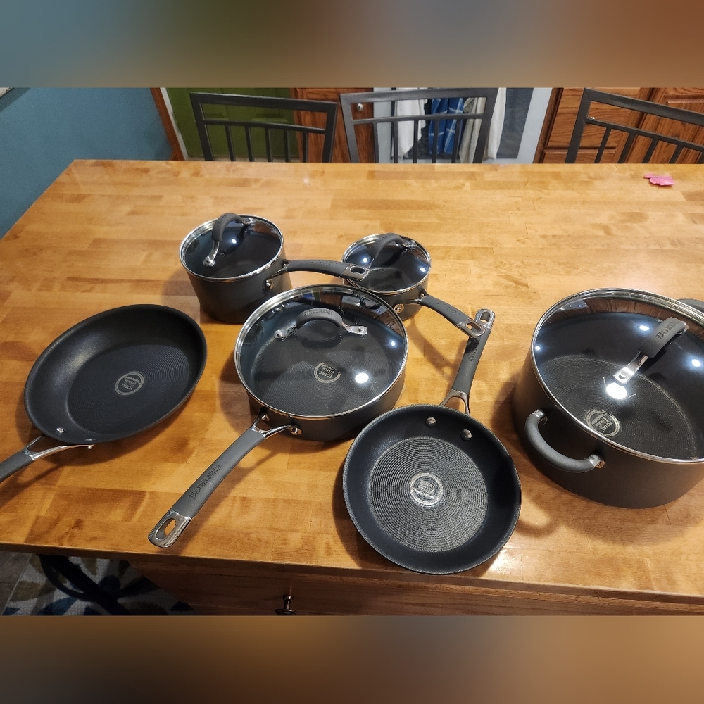 Black Cookware Set with Glass Lids